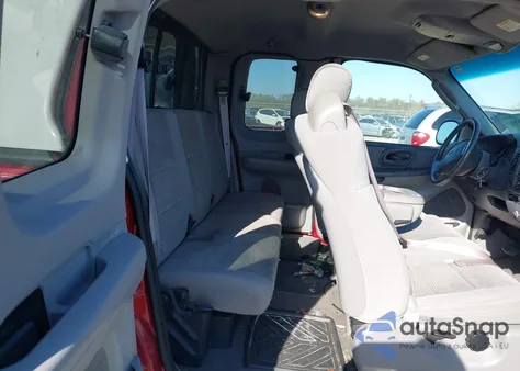 2002 Ford F-150 Lariat/Xl/Xlt z USA, uszkodzony, nr VIN 1FTRX18L82NB76954